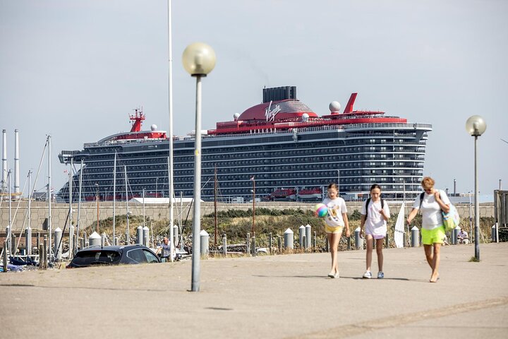 Luxury Transfer Ijmuiden Felison Port to Amsterdam Airport