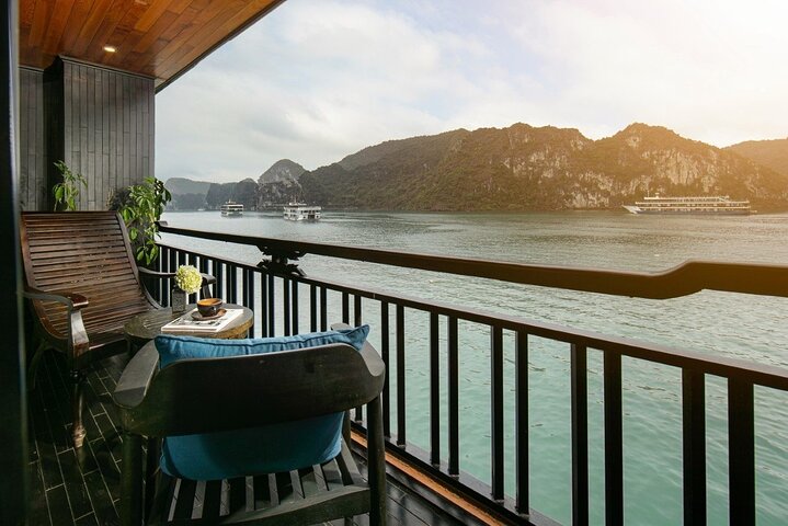 3 Day/2 Night Halong-Lan Ha Bay 5 Star Cruise with Balcony Cabin