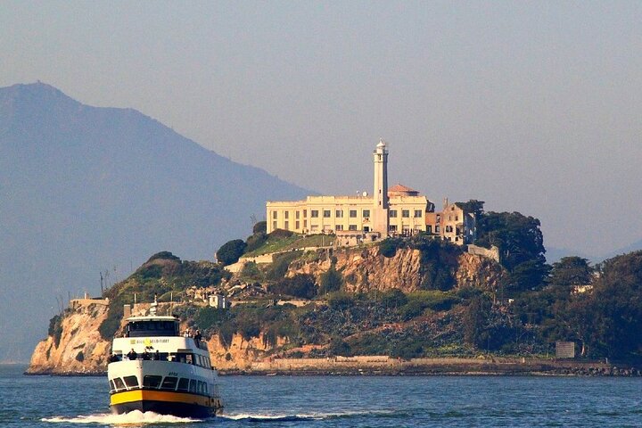 San Francisco Alcatraz App Guided Tour with Cruise and Jail House