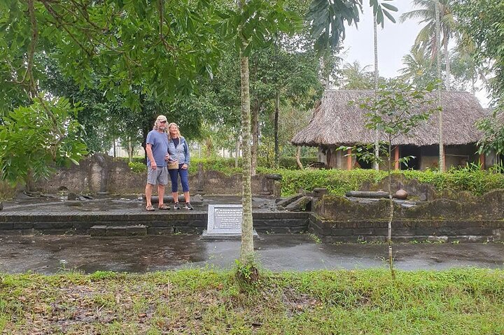 WAR TOUR to MY LAI MASSACRE & KY ANH TUNNELS & GOLDEN PAGODA