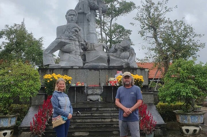 WAR TOUR to MY LAI MASSACRE & KY ANH TUNNELS & GOLDEN PAGODA