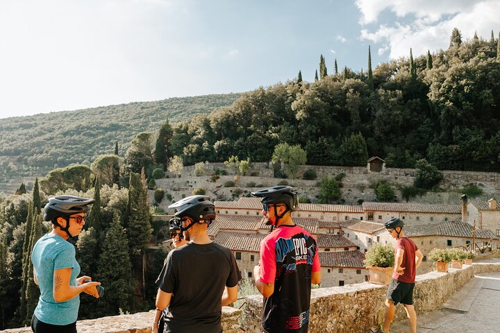 Cortona - Easy guided eBike tour around the Etruscan City.