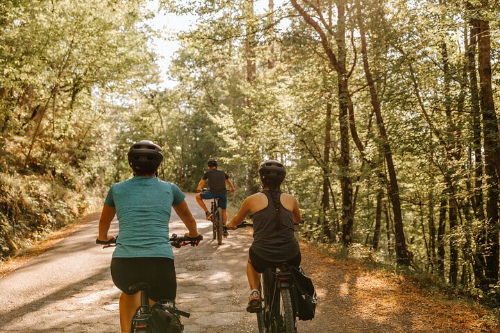 Cortona - Easy guided eBike tour around the Etruscan City.