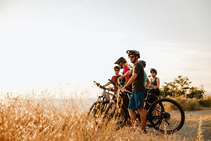 Cortona - Easy guided eBike tour around the Etruscan City.