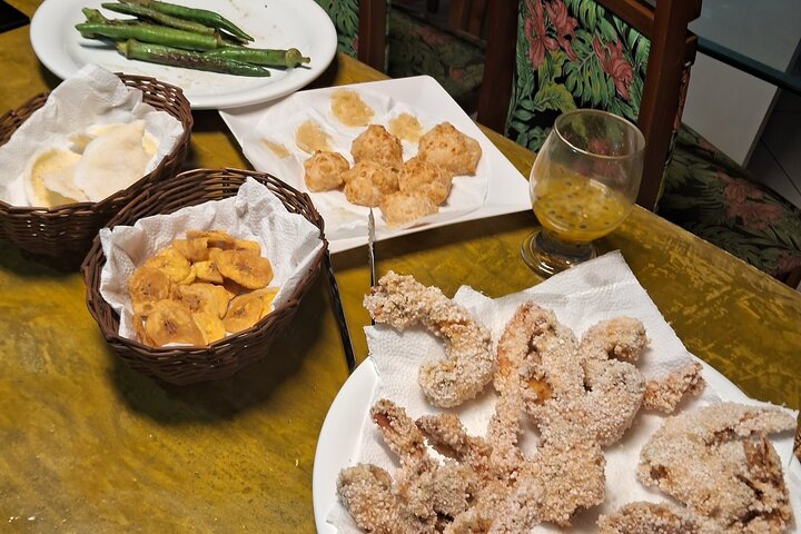 Cooking class in Salvador, fun hands on experience with caips