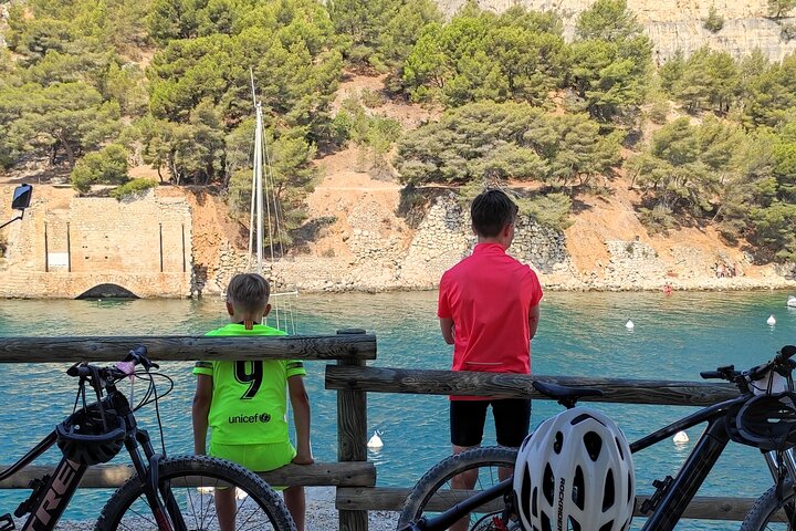 Electric Mountain Bike Rental with Virtual Guide in Cassis