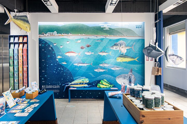 Fun Fish Touching at Qixingtan