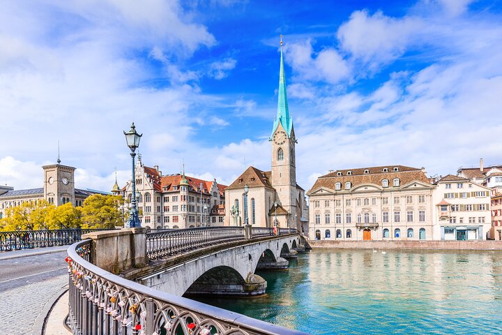 Private direct transfer in the Alps from St. Moritz to Zurich