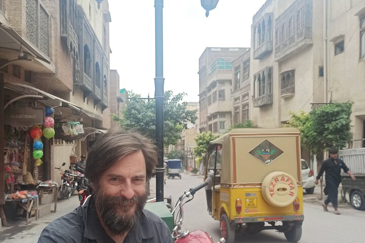 Discover Peshawar Full Day Guided Tour from Islamabad