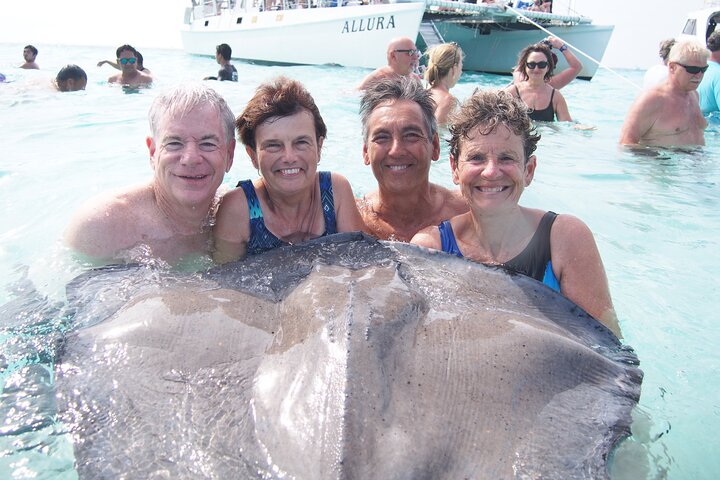 3-Stop Stingray City, Reef Snorkel & Starfish Point Tour
