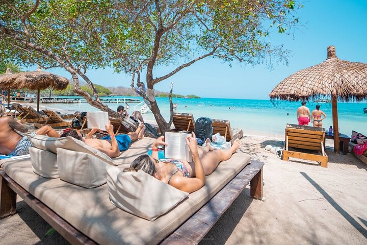 Cartagena's Rosario Islands 5-Site Boat Tour with Lunch & Snorkel