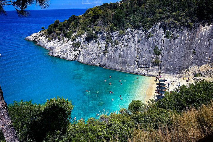 Exclusive Shipwreck & Blue caves Tour : Up to 10 guests