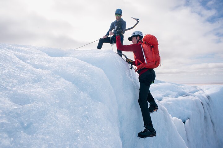 Glacier Xtreme: Vatnajökull Ice Climbing + Hike from Skaftafell
