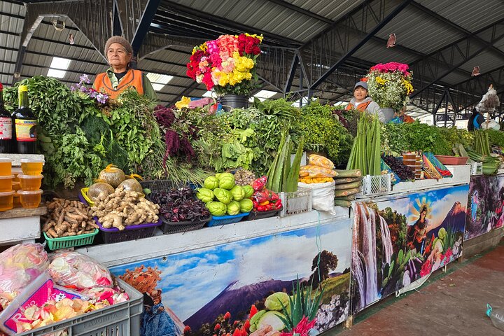 Quito to Cuenca 4 or 5-Day Tour with Cotopaxi, Quilotoa, Baños and Chimborazo