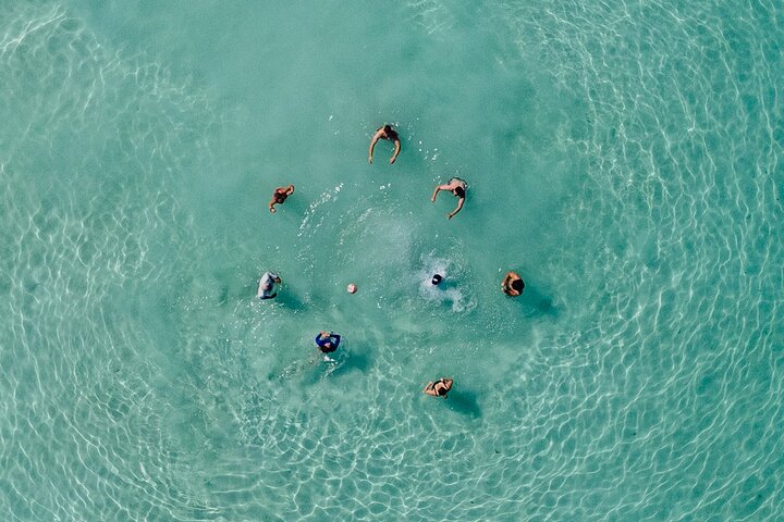 Bacalar Lagoon Sightseeing Boat Tour with Open Bar and Snacks