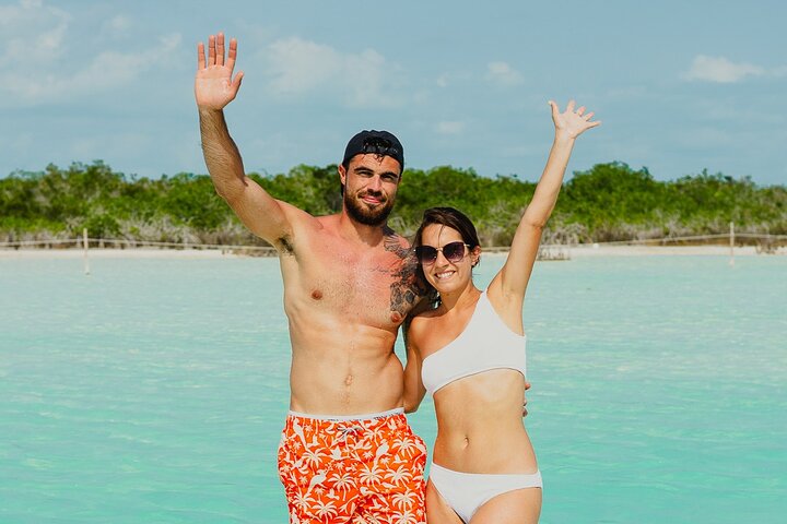 Bacalar Lagoon Sightseeing Boat Tour with Open Bar and Snacks
