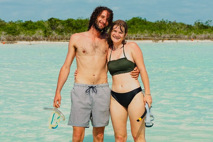Bacalar Lagoon Sightseeing Boat Tour with Open Bar and Snacks