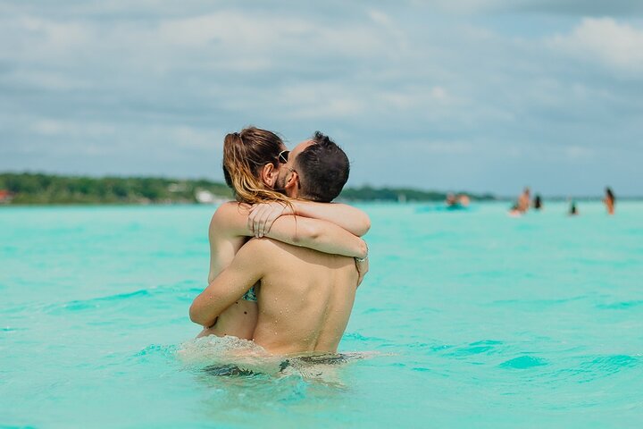Bacalar Lagoon Sightseeing Boat Tour with Open Bar and Snacks