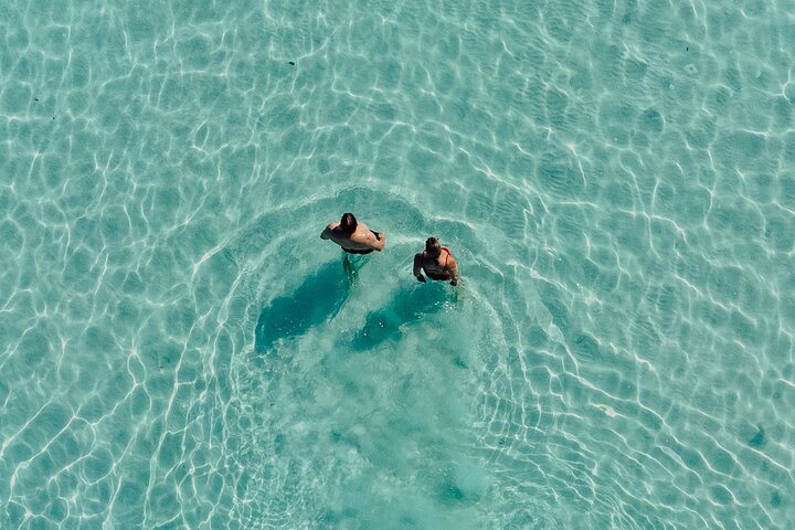 Bacalar Lagoon Sightseeing Boat Tour with Open Bar and Snacks