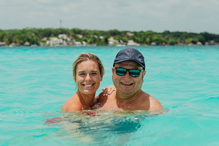 Bacalar Lagoon Sightseeing Boat Tour with Open Bar and Snacks