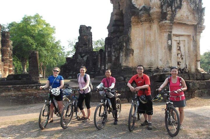 Full Day Sukhothai Historical Park Tour