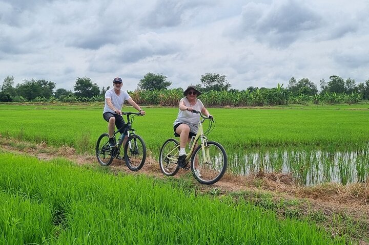 Full-Day Historical Park and Countryside Tour in Sukhothai