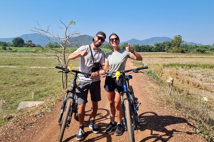 Full-Day Historical Park and Countryside Tour in Sukhothai
