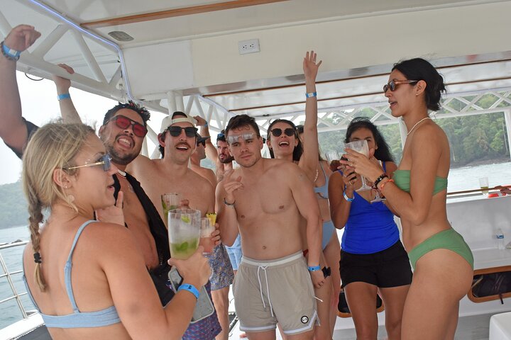 Manuel Antonio Catamaran Cruise Sea Quest