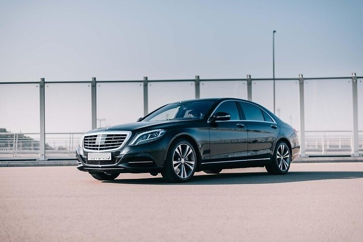 Arrival Private Transfer from Brandenburg Airport BER to Berlin in Luxury Car