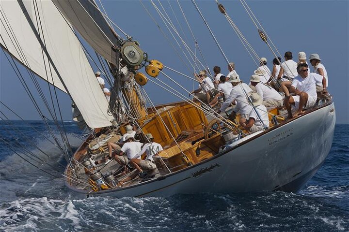 11 HRS Private Tour to ST TROPEZ from MARSEILLE , AIX by lux VAN