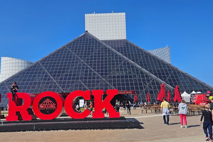 Cleveland Highlights City Tour with Pickup
