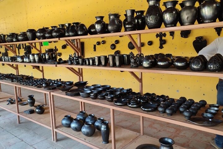 Monte Alban for 3hrs, Black Pottery and Alebrijes with Admissions