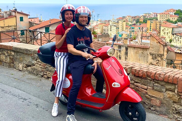 Vespa Tour in Sanremo for half a day