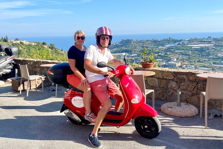 Vespa Tour in Sanremo for half a day