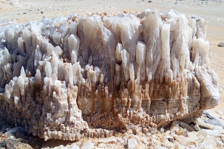 3 Days 2 Nights Black and White Desert Tours Experience