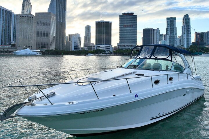 Miami: 2 Hour Private Yacht Cruise