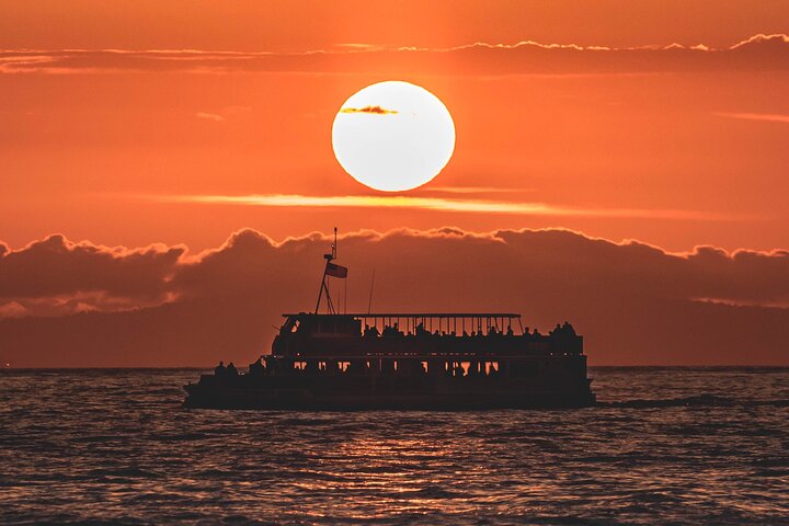 Relaxing Sunset/Evening Cruise in Newport Beach