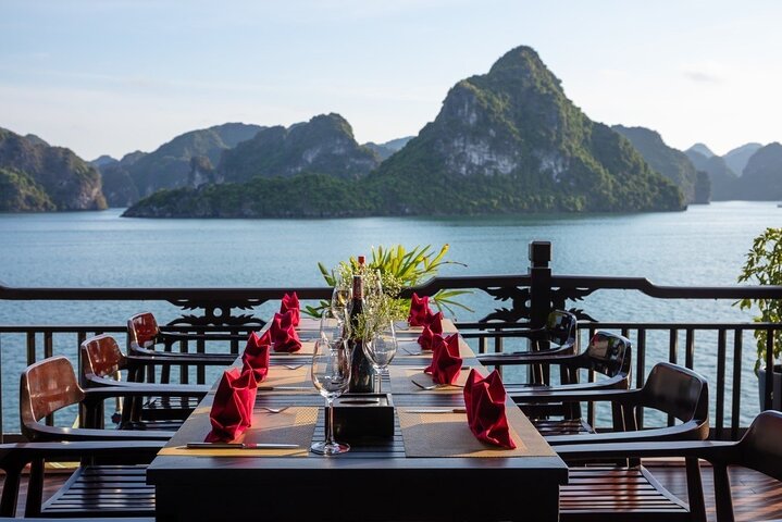 2-Day Ha Long-Lan Ha Bay-Bai Tu Long Bay 5 Star Cruises & Balcony
