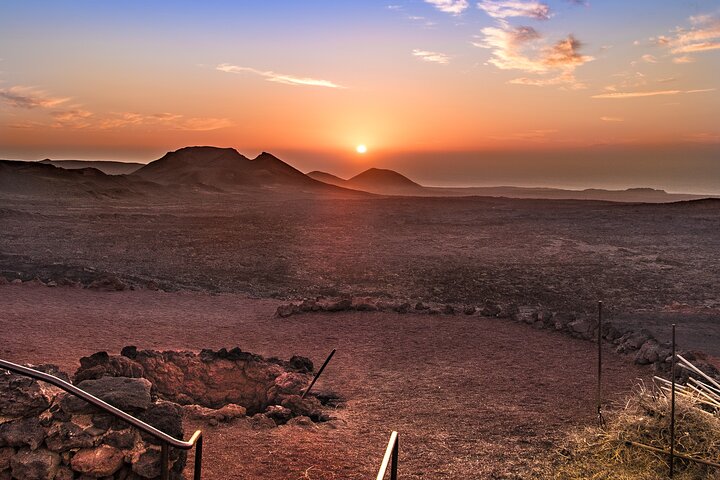 Timanfaya Evening Experience and Volcano Dinner