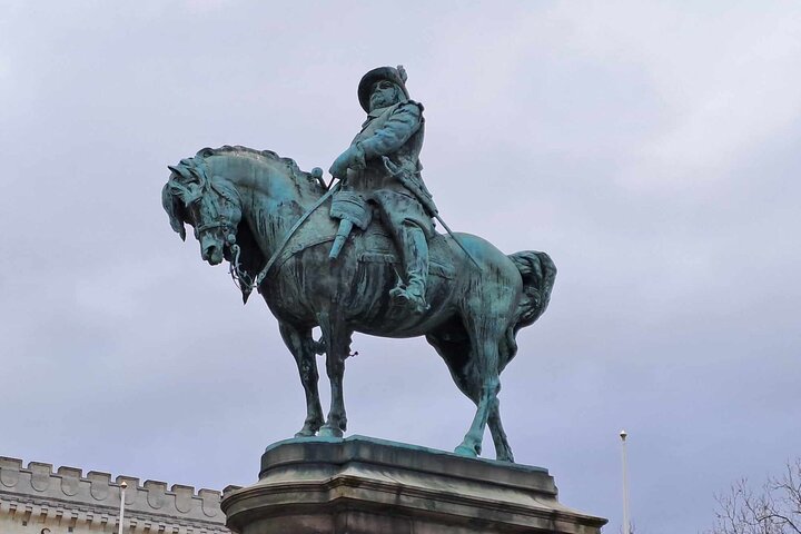 Half Day Self-Guided Audio Walking Tour in Cosmopolitan Malmö