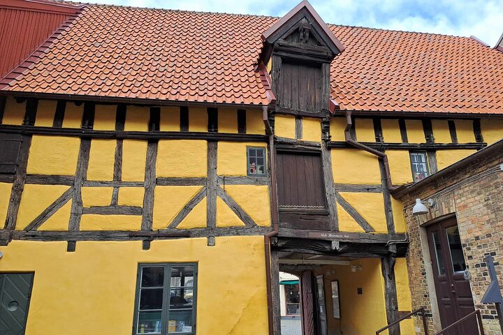 Half Day Self-Guided Audio Walking Tour in Cosmopolitan Malmö