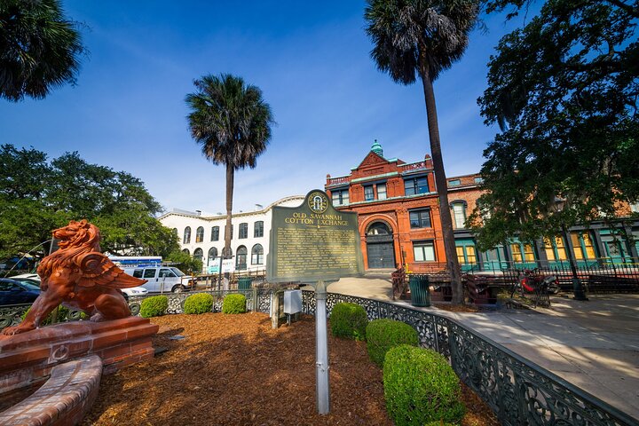 Narrated Historic Savannah Sightseeing Trolley Tour