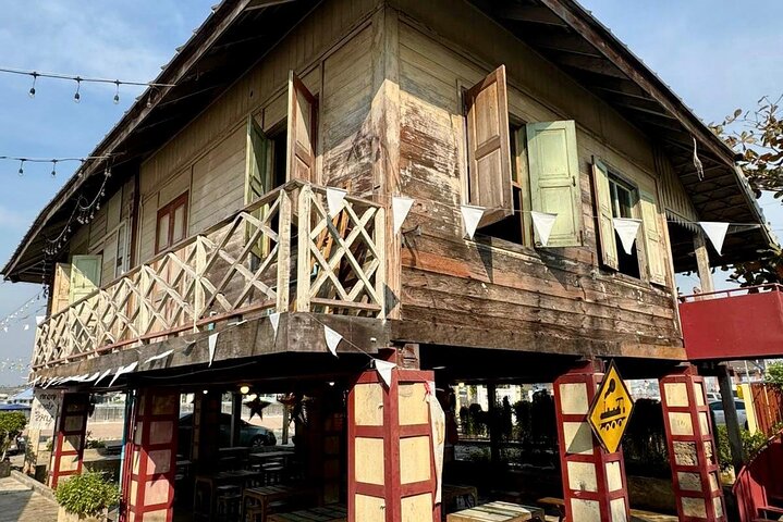 Bangkok: Floating Market and Train Market Experience