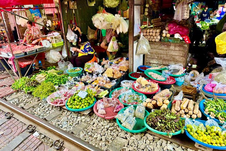 Bangkok: Floating Market and Train Market Experience