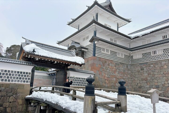 Kanazawa Highlights: Garden, Castle, Samurai & Geisha+Taxi