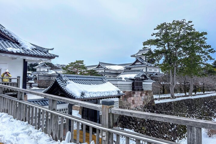 Kanazawa Highlights: Garden, Castle, Samurai & Geisha+Taxi