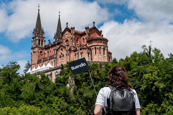Lakes of Covadonga, Onis Cangas and Ballasts Tour from Oviedo