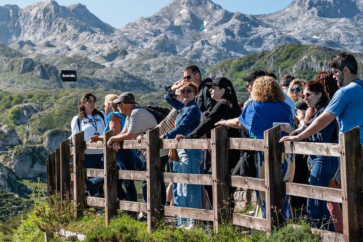 Excursion to the Lakes and Covadonga from Cangas de Onís