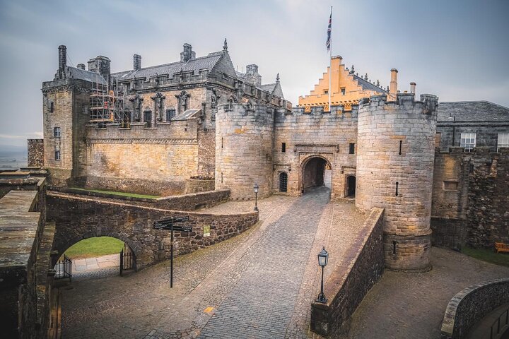 Stirling Castle Whisky and The Kelpies Tour
