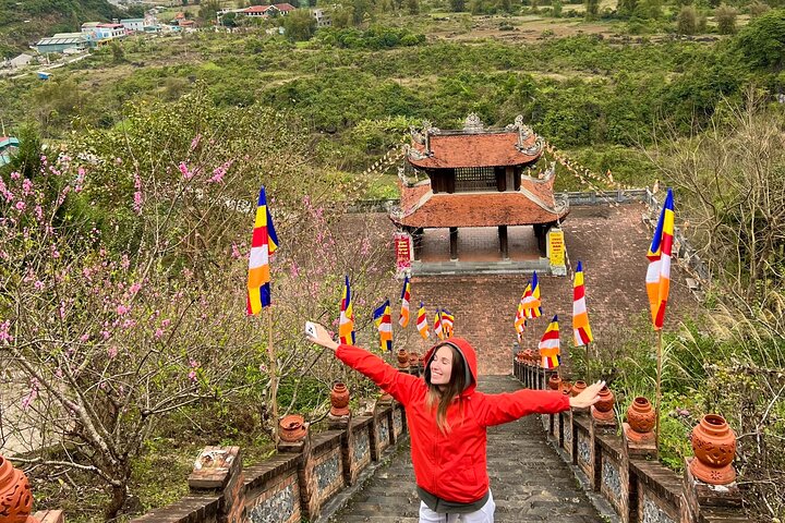 Cao Bang: Loop Tour 3 Days 2 nights with Local Guide